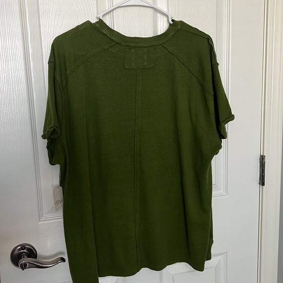 Oversized Green Tee - Picture 5 of 5